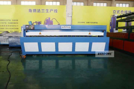 Гильотина электрическая ByfoCNC Q11-2×2000
