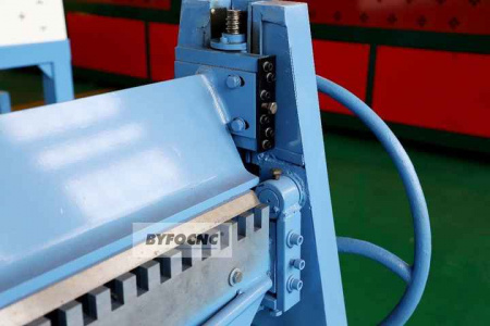 Складной угловой металлический листовой станок ByfoCNC TDF-1.5×2000